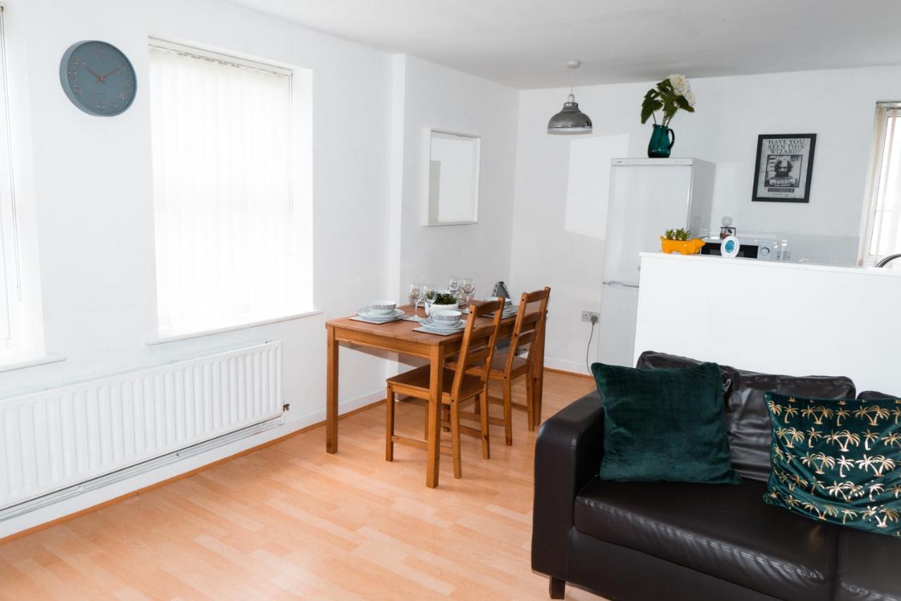 2 Bedroom Apartment Liverpool Hosted By Seren Property エクステリア 写真