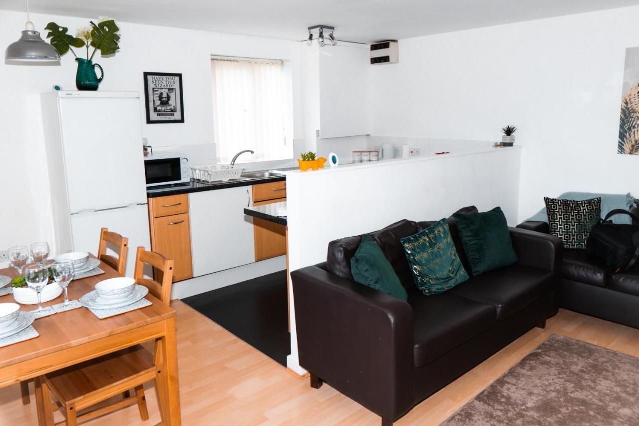 2 Bedroom Apartment Liverpool Hosted By Seren Property エクステリア 写真